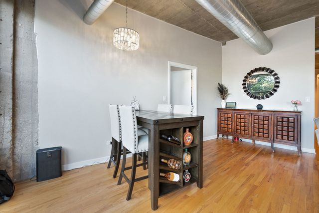 1069 W 14th Place 225, Chicago, IL 60608