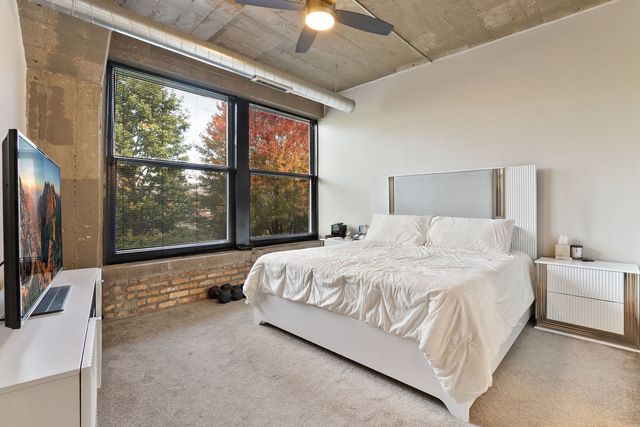 1069 W 14th Place 225, Chicago, IL 60608