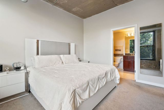 1069 W 14th Place 225, Chicago, IL 60608