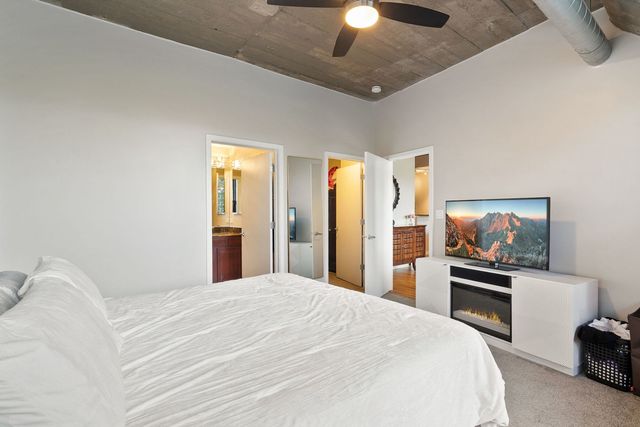 1069 W 14th Place 225, Chicago, IL 60608