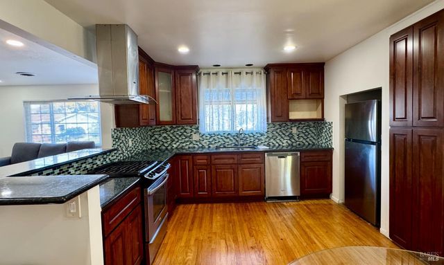 3739 Parrett Ave, Napa, CA 94558