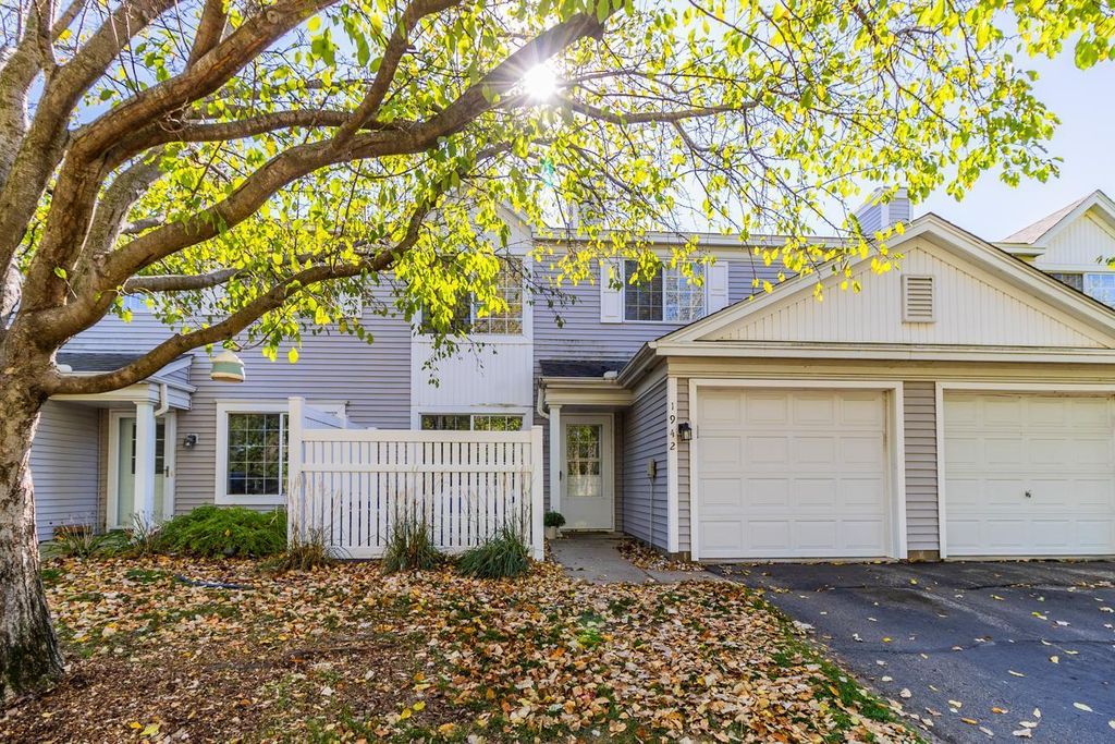 1942 Grant Alcove 65, Eagan, MN 55122