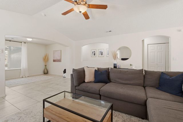 8019 Sierra Altos Place NW, Albuquerque, NM 87114