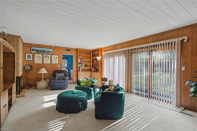 5 Crestmont PL, Newport News, VA 23606