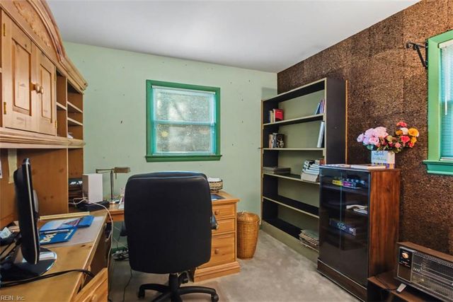 5 Crestmont PL, Newport News, VA 23606