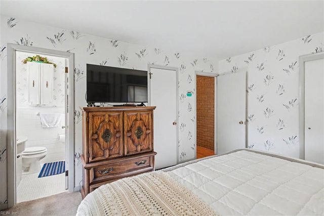 5 Crestmont PL, Newport News, VA 23606