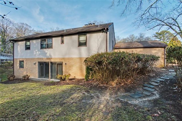 5 Crestmont PL, Newport News, VA 23606