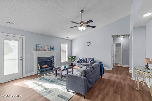 304 Fall Drive, Jacksonville, NC 28540