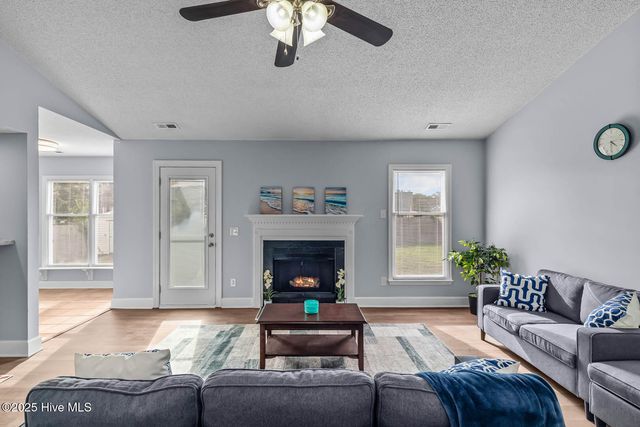 304 Fall Drive, Jacksonville, NC 28540
