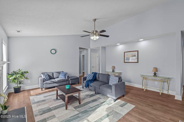 304 Fall Drive, Jacksonville, NC 28540