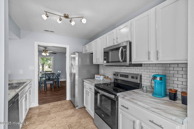 304 Fall Drive, Jacksonville, NC 28540