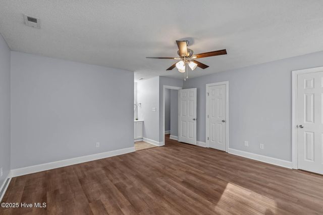 304 Fall Drive, Jacksonville, NC 28540