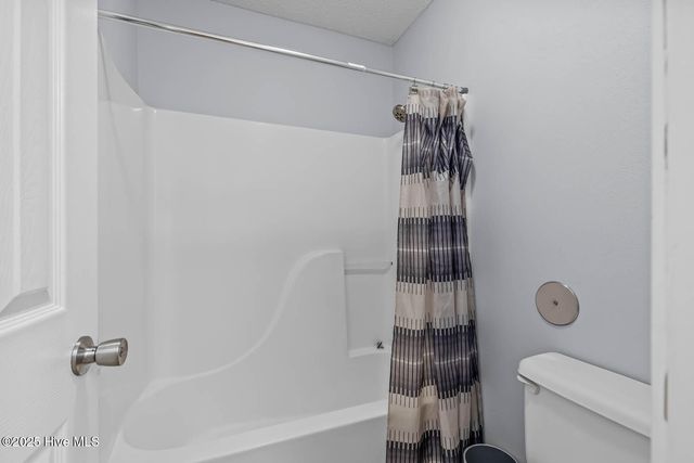 304 Fall Drive, Jacksonville, NC 28540