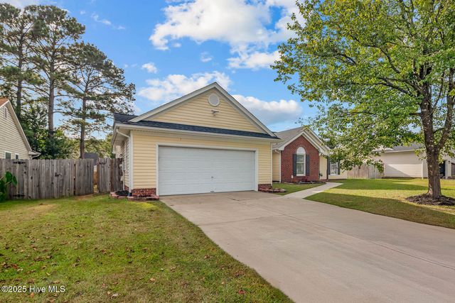 304 Fall Drive, Jacksonville, NC 28540
