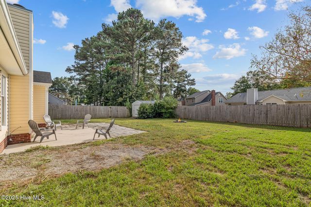 304 Fall Drive, Jacksonville, NC 28540