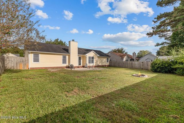 304 Fall Drive, Jacksonville, NC 28540