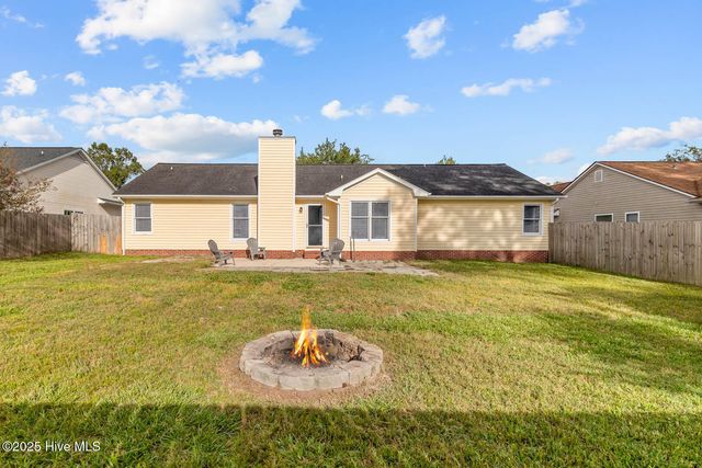 304 Fall Drive, Jacksonville, NC 28540