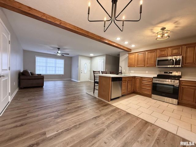 1321 N 7TH Street, Herrin, IL 62948