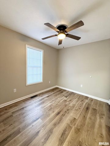 1321 N 7TH Street, Herrin, IL 62948