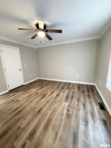 1321 N 7TH Street, Herrin, IL 62948