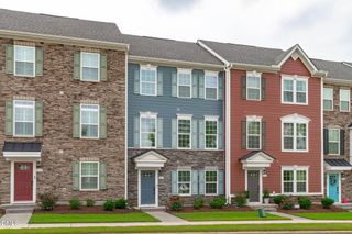 1092 Ambergate Station, Apex, NC 27502