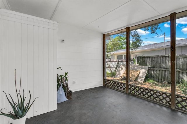 129 NW LINCOLN CIRCLE N, St Petersburg, FL 33702