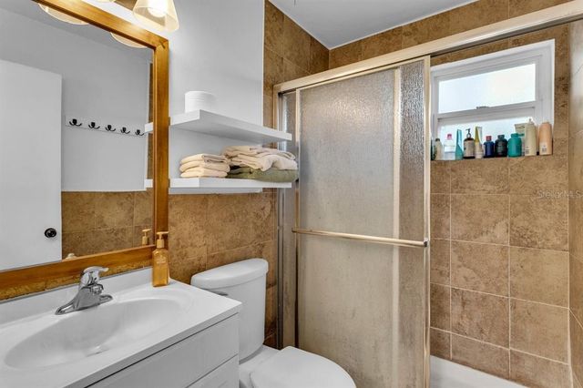 129 NW LINCOLN CIRCLE N, St Petersburg, FL 33702