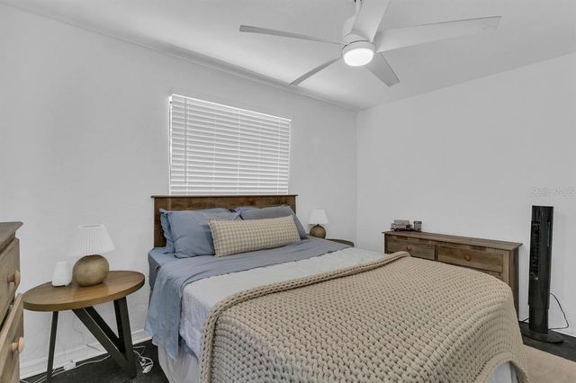 129 NW LINCOLN CIRCLE N, St Petersburg, FL 33702