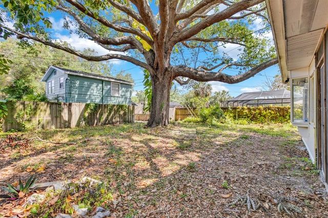129 NW LINCOLN CIRCLE N, St Petersburg, FL 33702