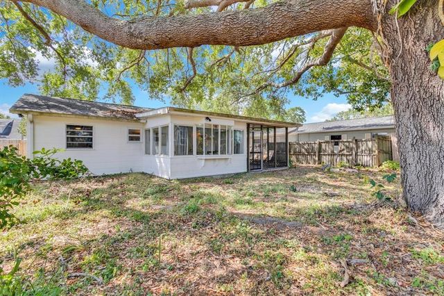129 NW LINCOLN CIRCLE N, St Petersburg, FL 33702