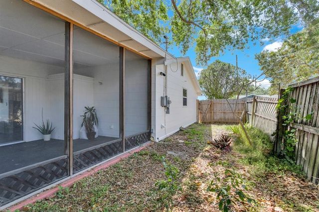 129 NW LINCOLN CIRCLE N, St Petersburg, FL 33702