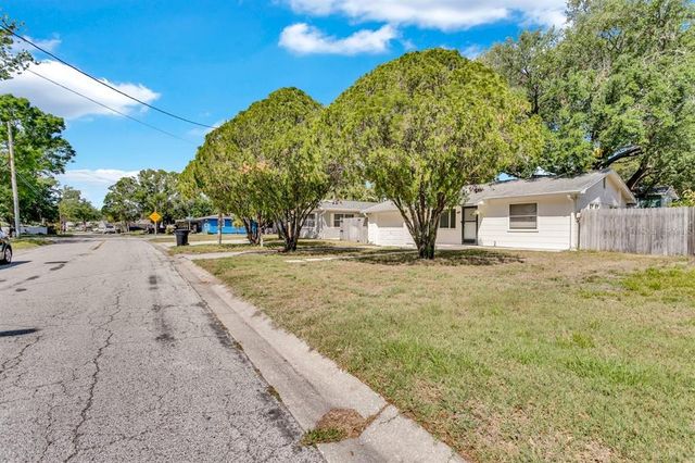 129 NW LINCOLN CIRCLE N, St Petersburg, FL 33702