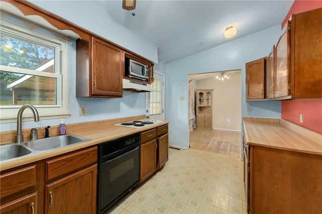 508 Corral Drive, Belton, MO 64012