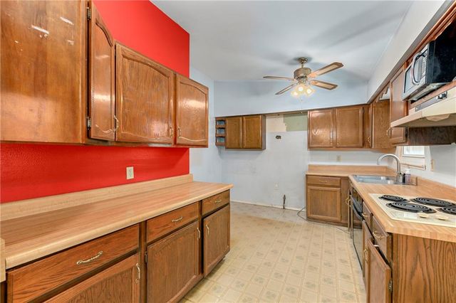 508 Corral Drive, Belton, MO 64012