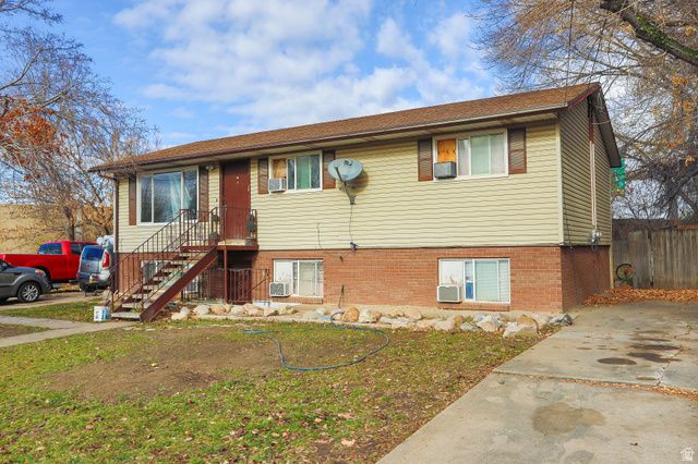 105 E WILSON RD, North Salt Lake, UT 84054