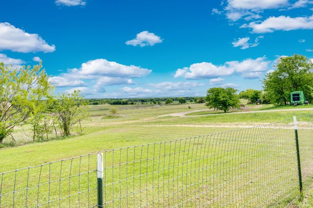 373 Eubanks Road, Maypearl, TX 76064