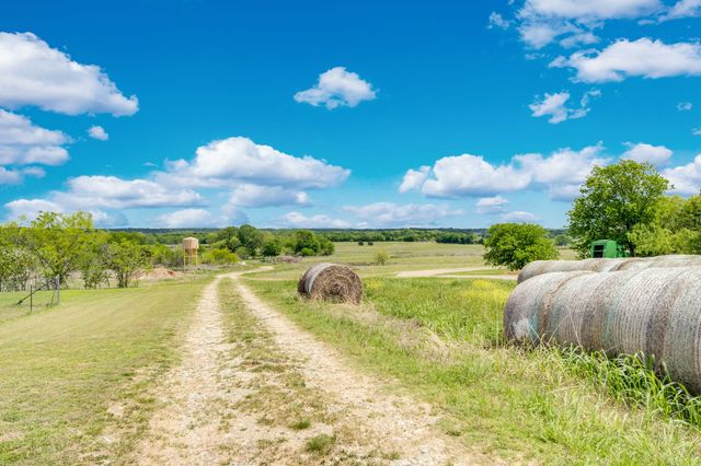373 Eubanks Road, Maypearl, TX 76064