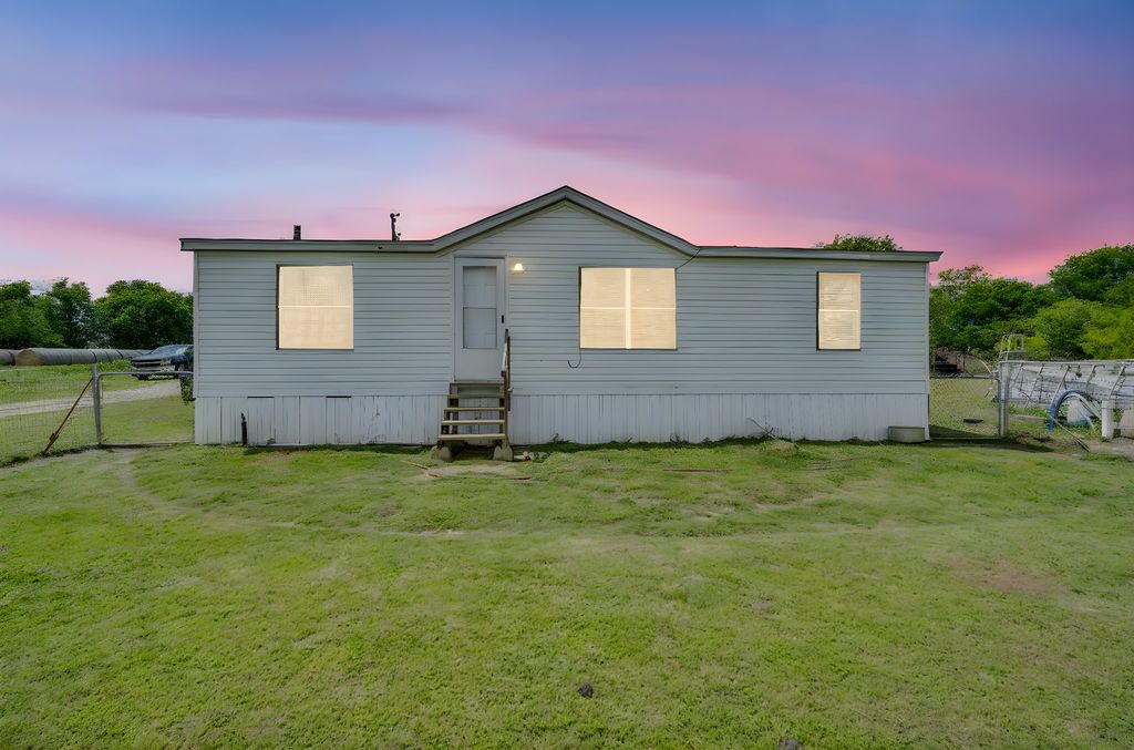 373 Eubanks Road, Maypearl, TX 76064