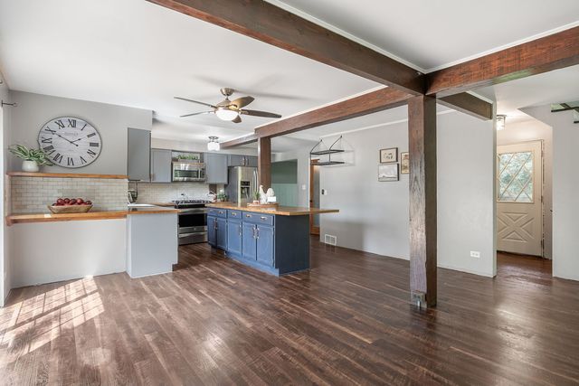 22133 W North Avenue, Antioch, IL 60002