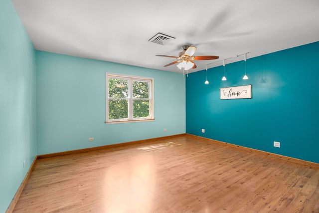 22133 W North Avenue, Antioch, IL 60002