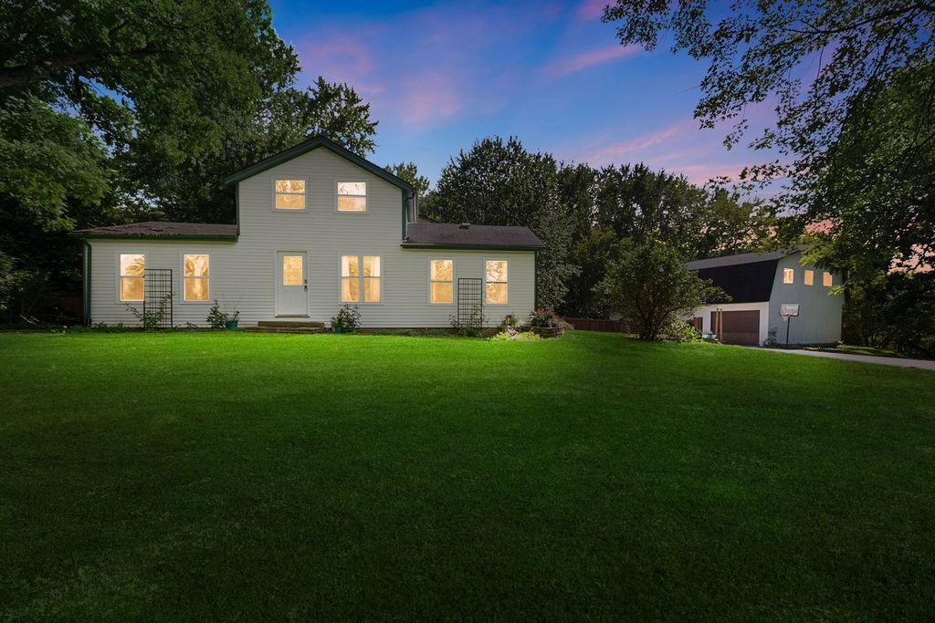 22133 W North Avenue, Antioch, IL 60002