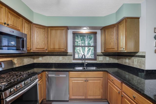 1499 River Trail Drive, Grove City, OH 43123