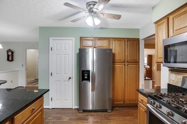 1499 River Trail Drive, Grove City, OH 43123