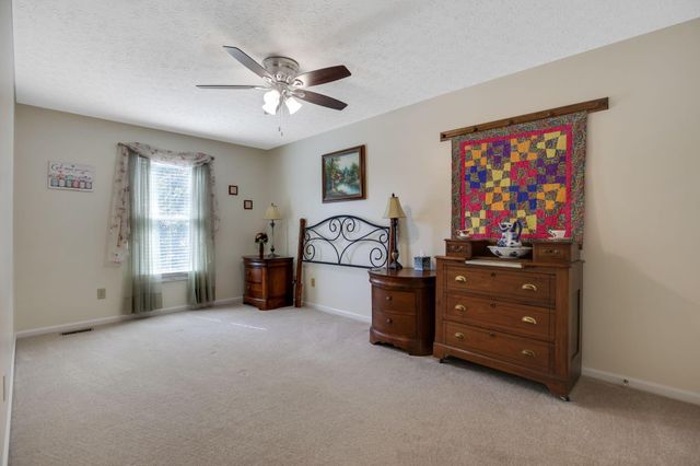 1499 River Trail Drive, Grove City, OH 43123