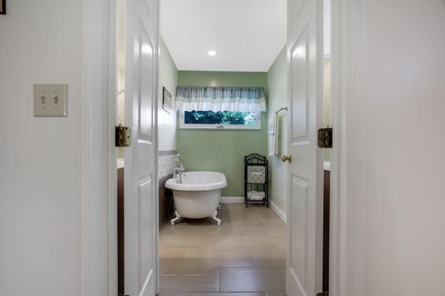 1499 River Trail Drive, Grove City, OH 43123