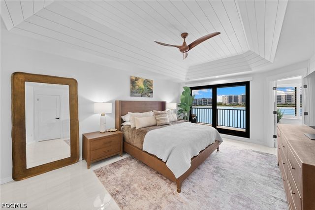 533 La Peninsula BLVD 533, Naples, FL 34113