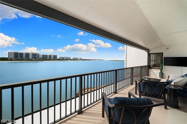 533 La Peninsula BLVD 533, Naples, FL 34113