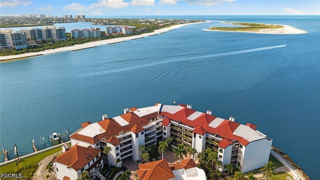 533 La Peninsula BLVD 533, Naples, FL 34113