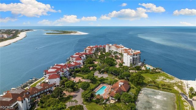 533 La Peninsula BLVD 533, Naples, FL 34113