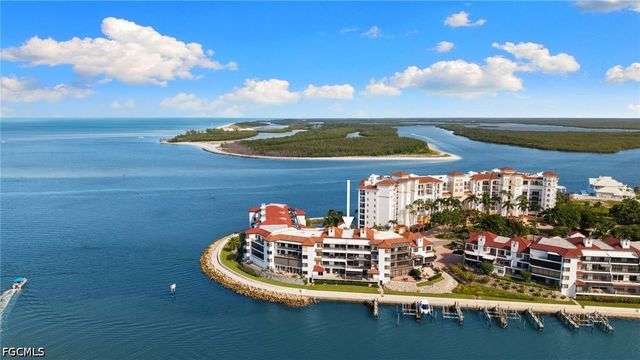 533 La Peninsula BLVD 533, Naples, FL 34113